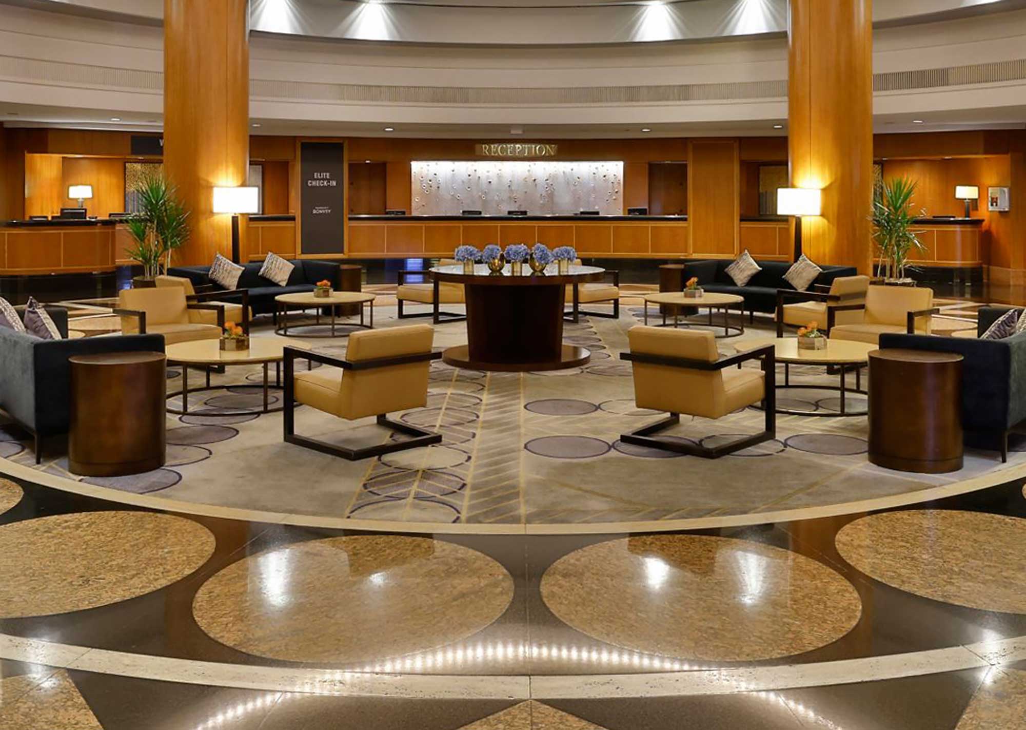 photo of the Sheraton Grand Chicago Riverwalk lobby
